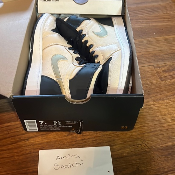 Jordan 1 retro heiress pearl